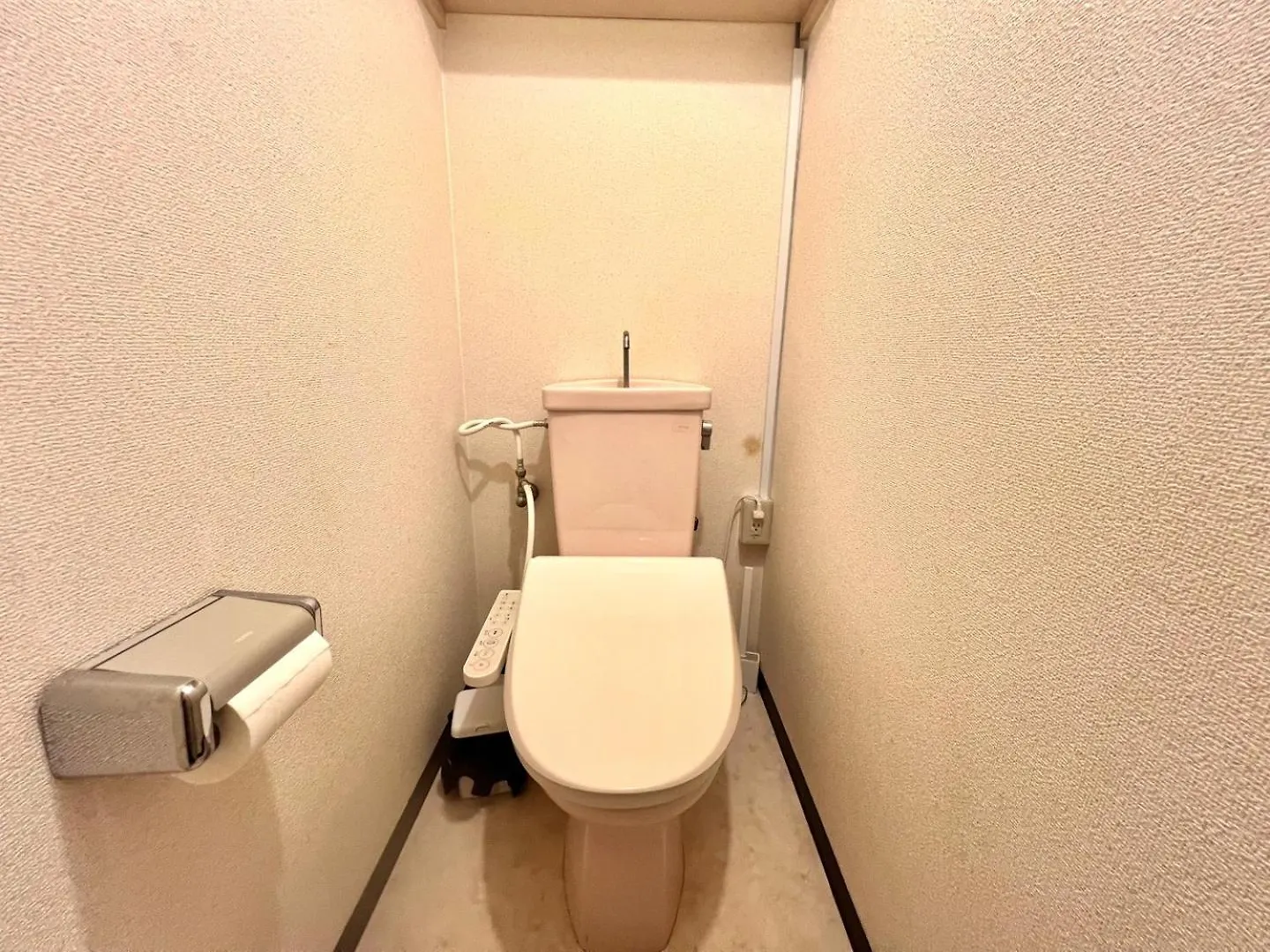 Two Room House In Front Of Namba F301 Osaka Japan