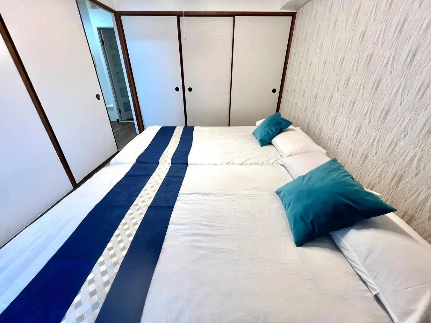 Two Room House In Front Of Namba F301 Osaka Japan